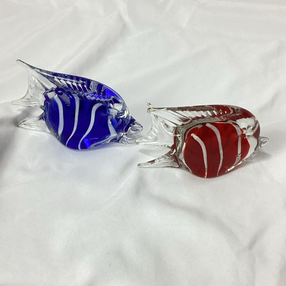 Glass Fish Figurines in Red and Blue Art Glass Fish Paperweights Decor - Picture 3 of 15